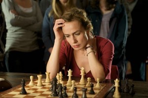 la jugadora de ajedrez (Queen to play)