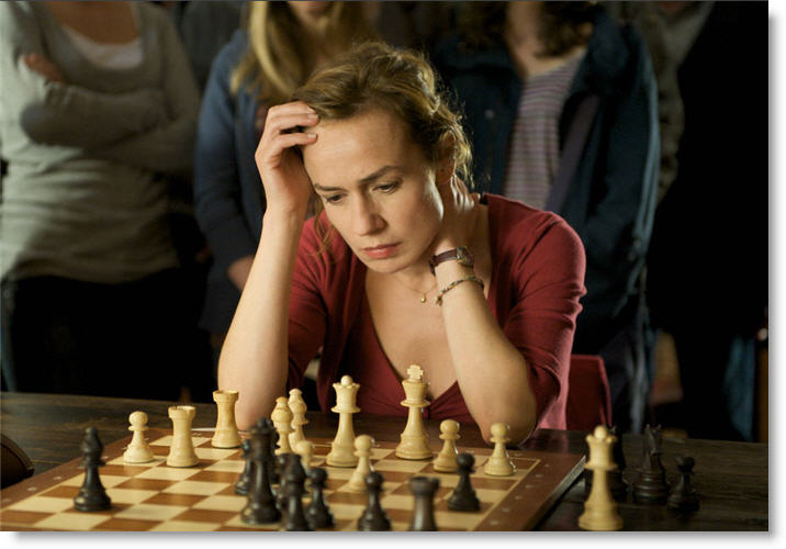 La jugadora de Ajedrez (Queen to play)